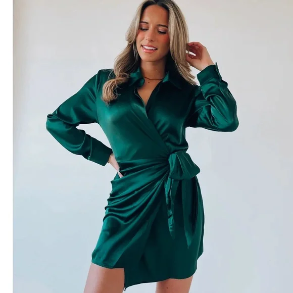 slim fit dress slacks Saylor Emerald Sequin ISA Maxi Dress Emerald / S main image 1